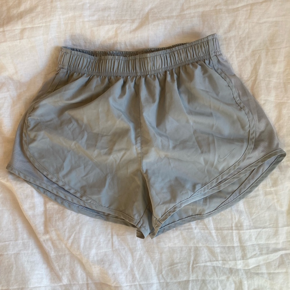 grey nike dri-fit shorts